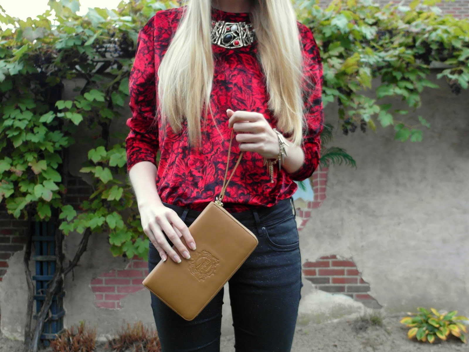 Antichic portemonnee cognac bruin fluwelen truitje outfit inspiratie