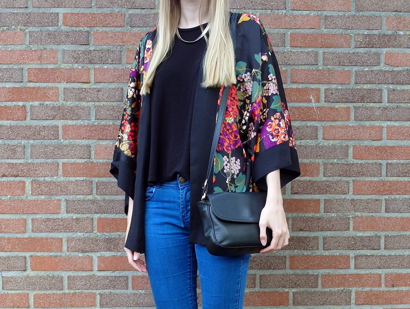 Korte kimono bloemen H&M gebloemde blouse outfit inspiratie