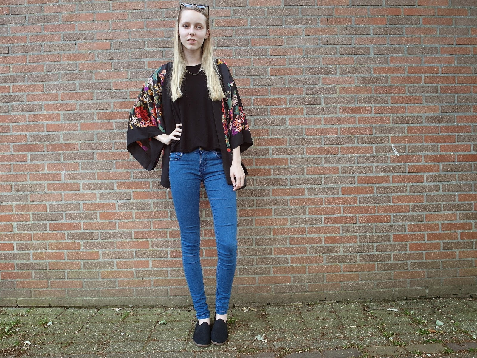 Korte kimono bloemen H&M gebloemde blouse outfit inspiratie