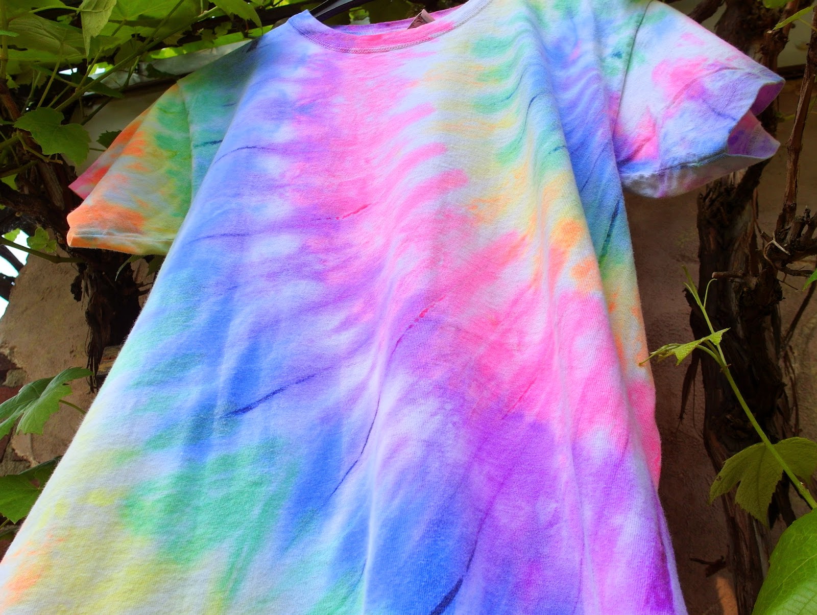 Pastel vintage tie dye shirt van Episode Utrecht