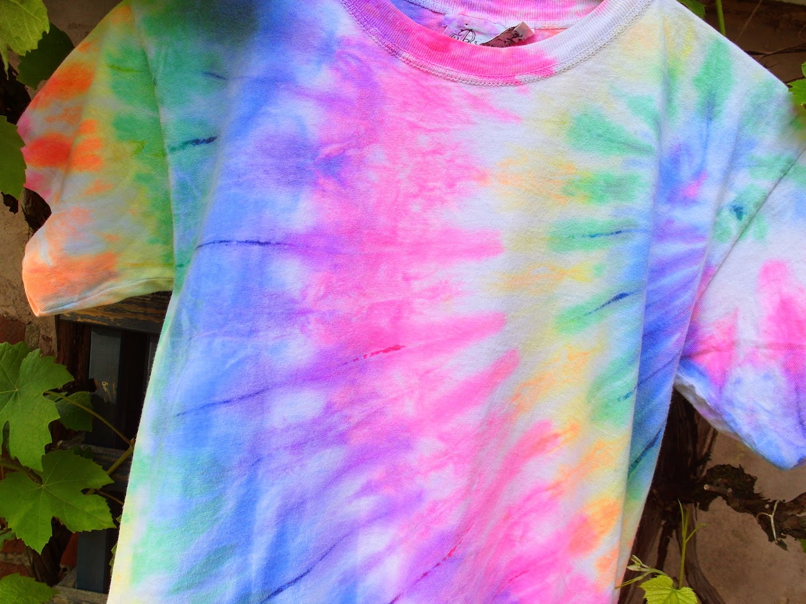 Pastel vintage tie dye shirt van Episode Utrecht