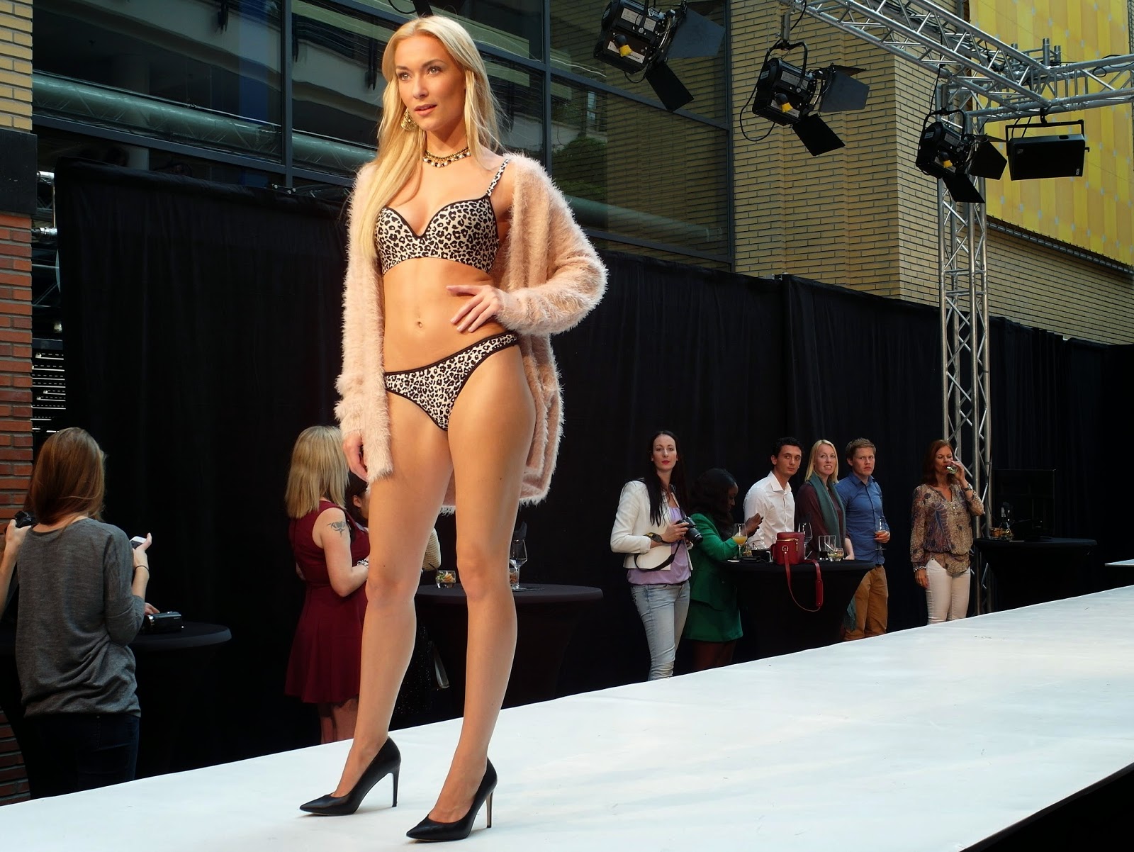 Modeshow Miss Etam Promiss nieuwe collectie 2014