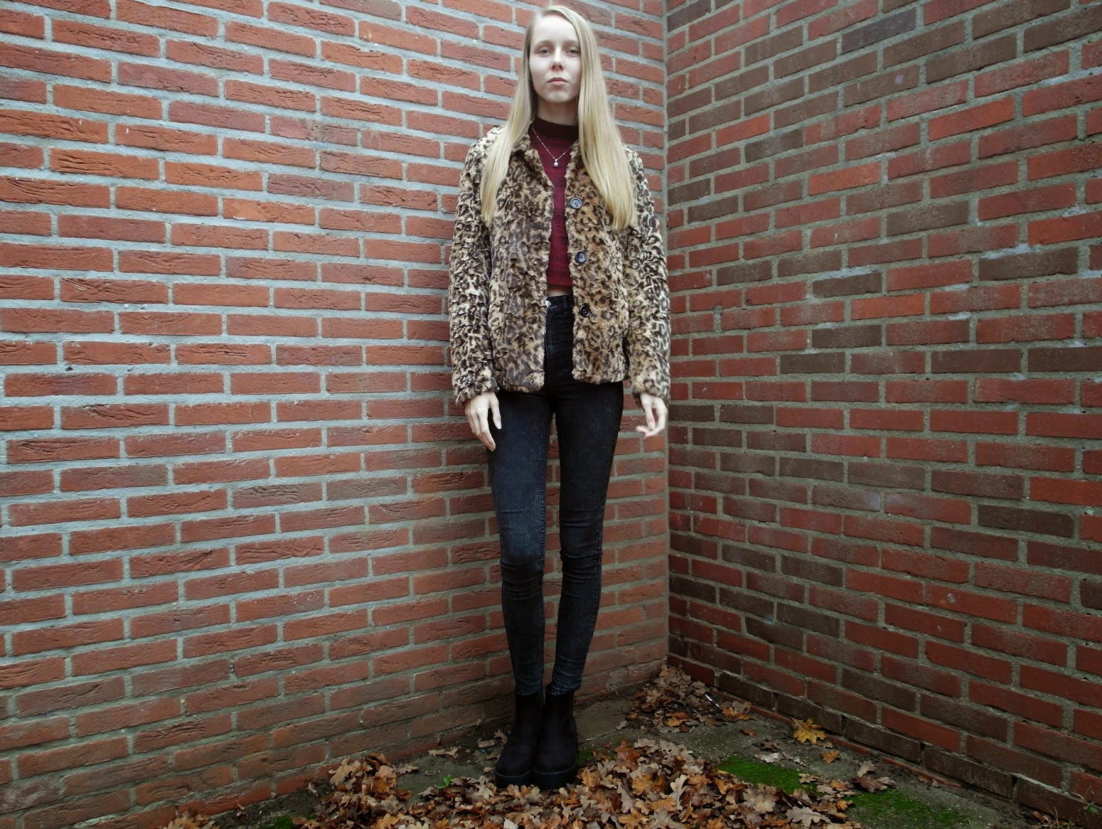 Miss Etam jas met panterprint nepbont imitatiebont bontjasje outfit mode blogger Nederland ketting met parel