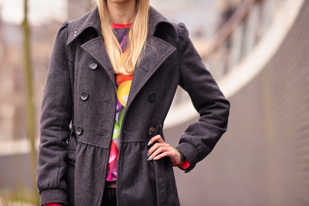 Mr Gugu & Miss Go skittles trui sweater met gekke print snoepjes trui m&m Doesburg fotografie streetstyle Mark Koolen