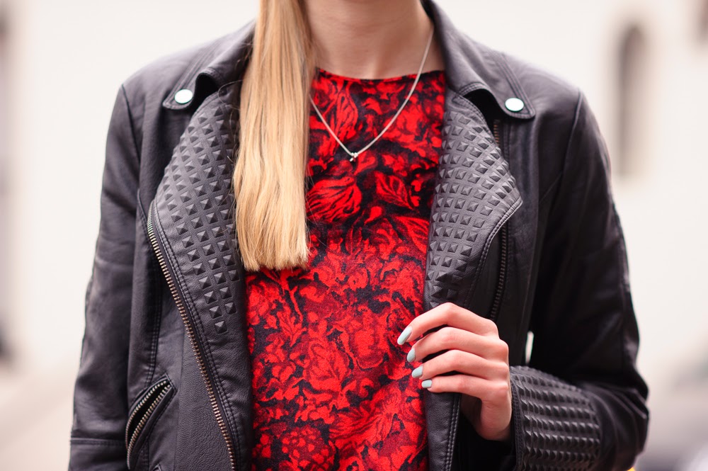 Outfit | Velvet sweater and leather