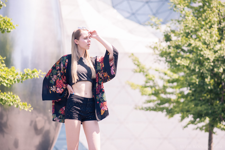 Outfit met kimono h&m nederlandse mode blogger eindhoven street style fotografie Mark Koolen zwarte kleding in zomer