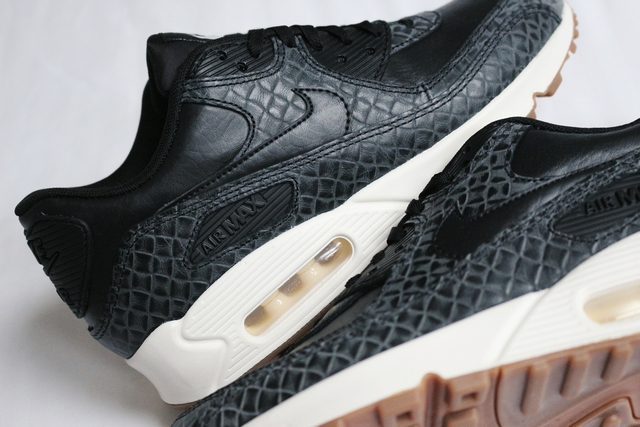 New in | Nike Air Max 90 PRM