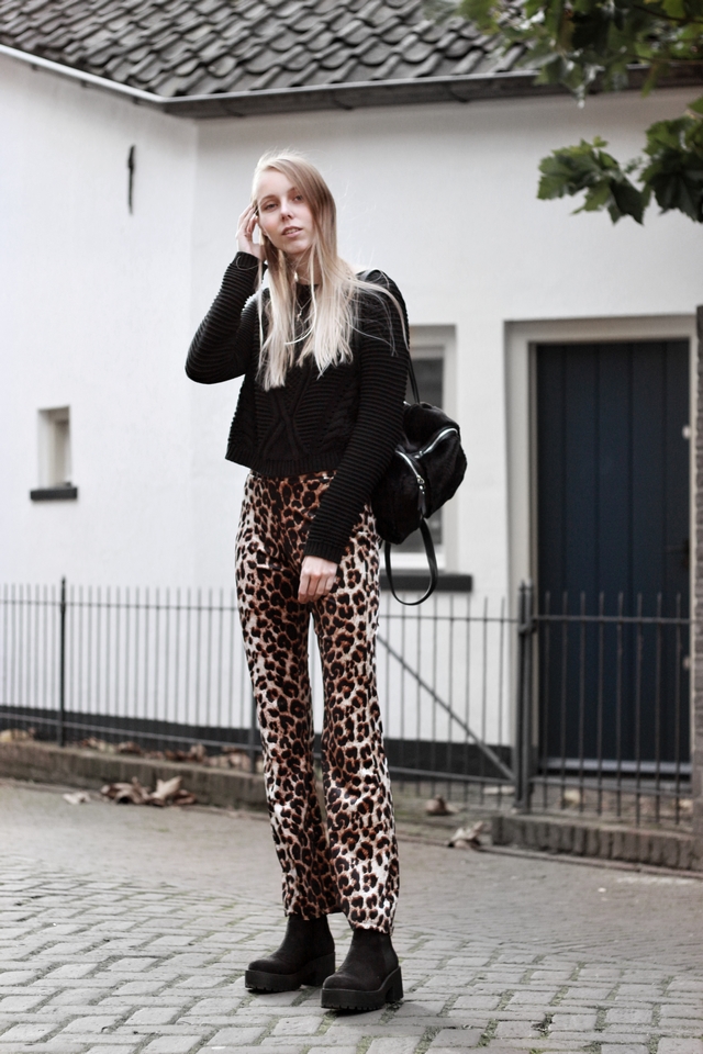 Percentage Matron Graag gedaan Outfit | Velvet animal pants - Make People Stare