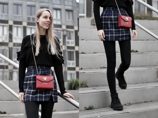 Make people stare zwarte Timberland boots etrias blogger outfit geruite rokje