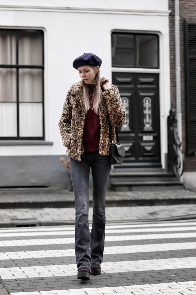 Reshare store Leger des Heils tweedehands kleding blogger outfit Make people stare SuperTrash ST.studio broek jeans