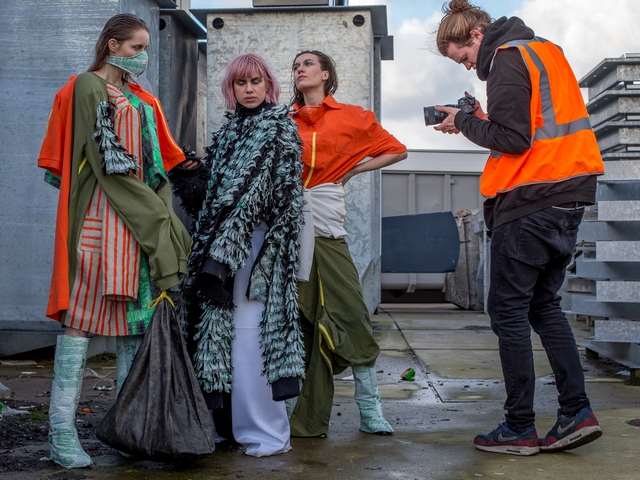 Backstage beelden lookbook foto's en editorial resultaten van wasteless fashion collectie by designer Fayette van Dijck