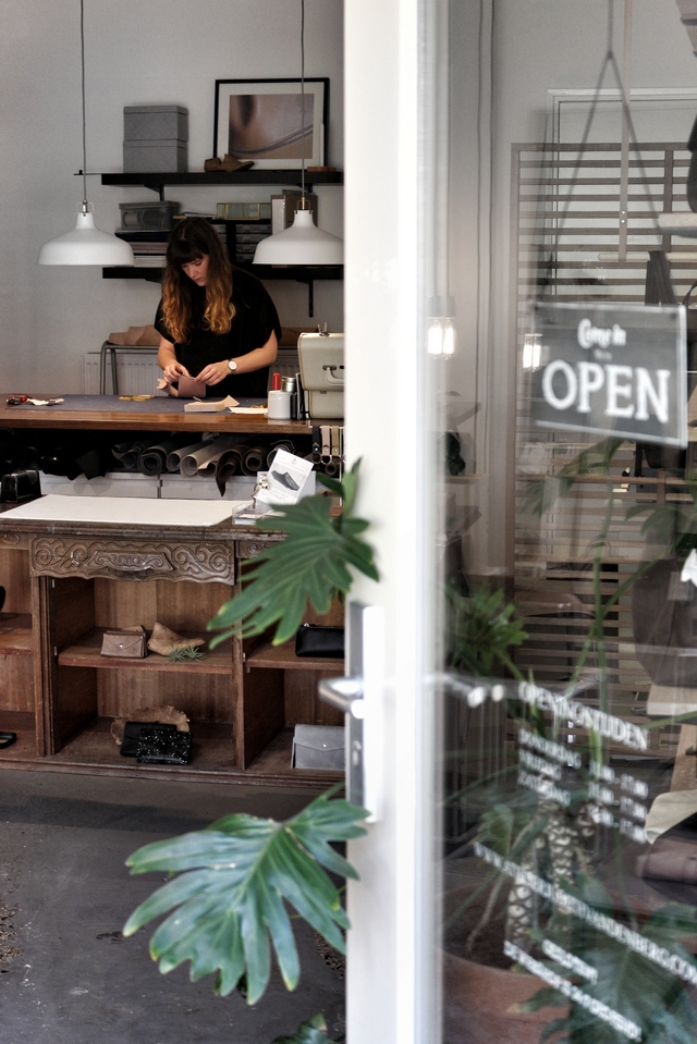 Hotspot Atelier Judith van den Berg Modekwartier Arnhem handgemaakte lederen tassen minimalistisch kwaliteit leren tas accessoires 