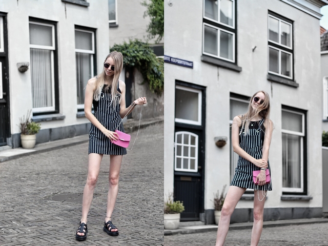 Outfit met chunky Yelena Dr. Martens sandalen via Footway schoenen webshop gestreepte overgooier jurk bershka mode blogger roze tas